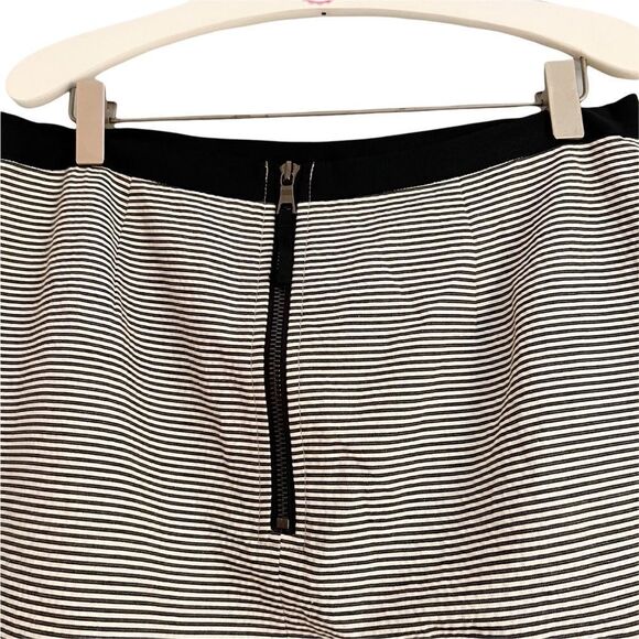LOFT Black + White Seersucker Mini A-Line Skirt Size 4 - Picture 3 of 6